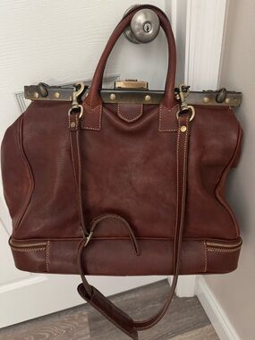 Men's Brown Leather Duffel Bag with Classic Frame Closure